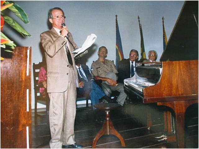 Discurso, em 26 de janeiro de 1996, na sessão solene da Academia Pernambucana de Letras, em nome de todos os demais premiados.